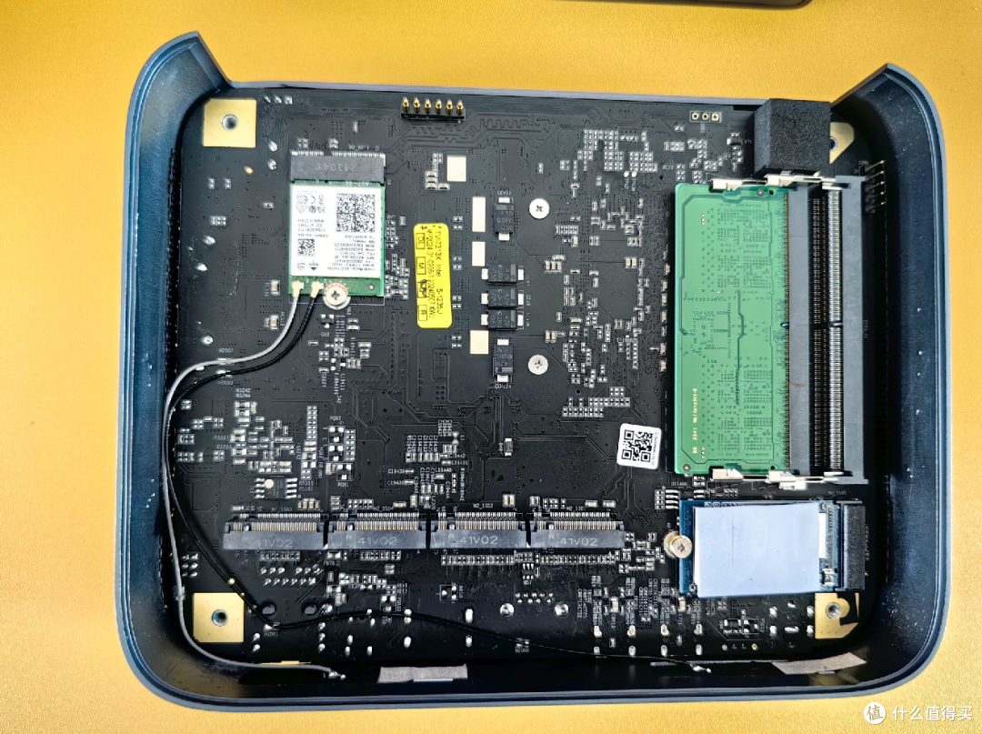 绿联首款全闪四盘位私有云 DXP480T Plus 开箱赏析【无测评】