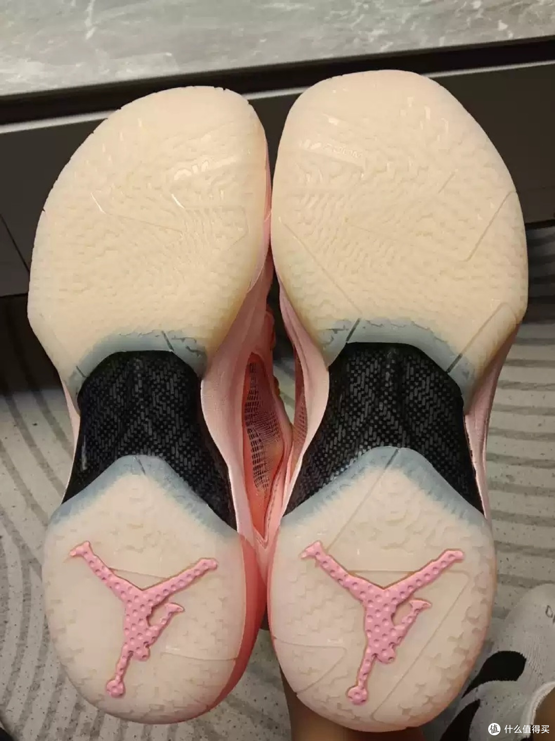 Air Jordan 37阿德巴约猛男粉