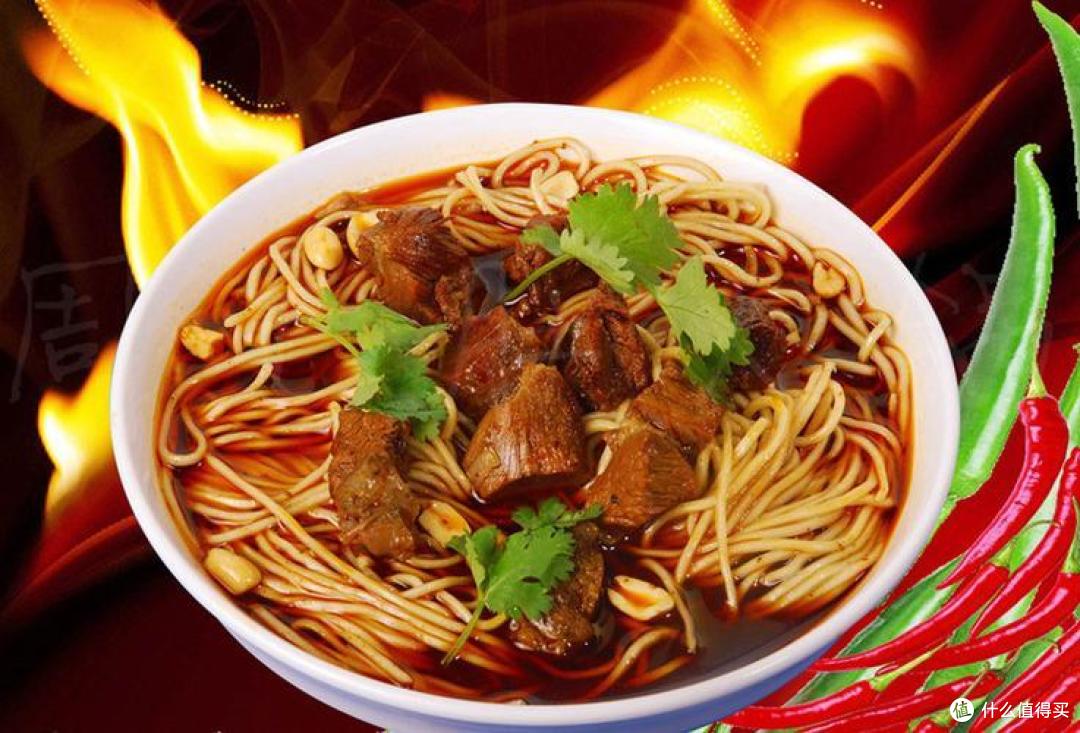 一碗暖胃更暖心的地道牛肉面，汤头浓郁到心坎里！