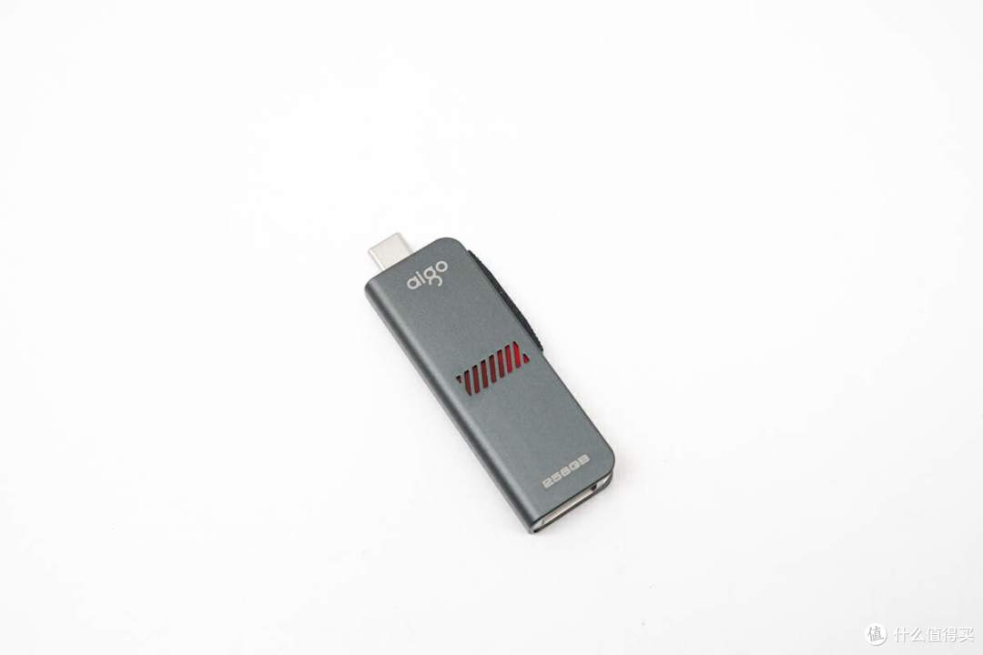 aigo爱国者推出USB3.2双接口高速U盘，巧妙的滑轨推拉设计，时刻防护接口和数据安全