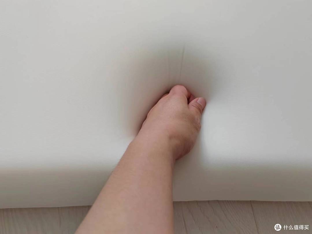 柔软舒适,护颈助眠,米家记忆绵深睡枕让你睡得更舒服