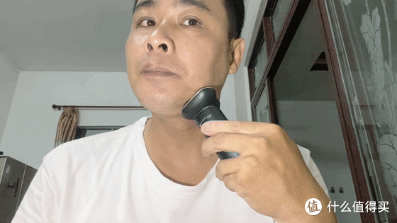 未野剃须刀MAX体验:三重浮动刀头,带来的舒适与效率双重升级