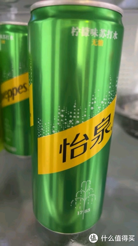 夏天怎能少了怡泉的柠檬苏打水！