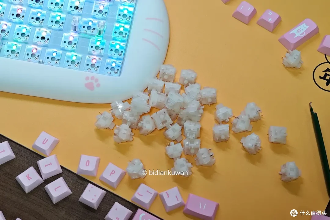 猫奴萌妹看过来：X-Bows猫咪硅胶机械键盘上手，玩转个性客制化
