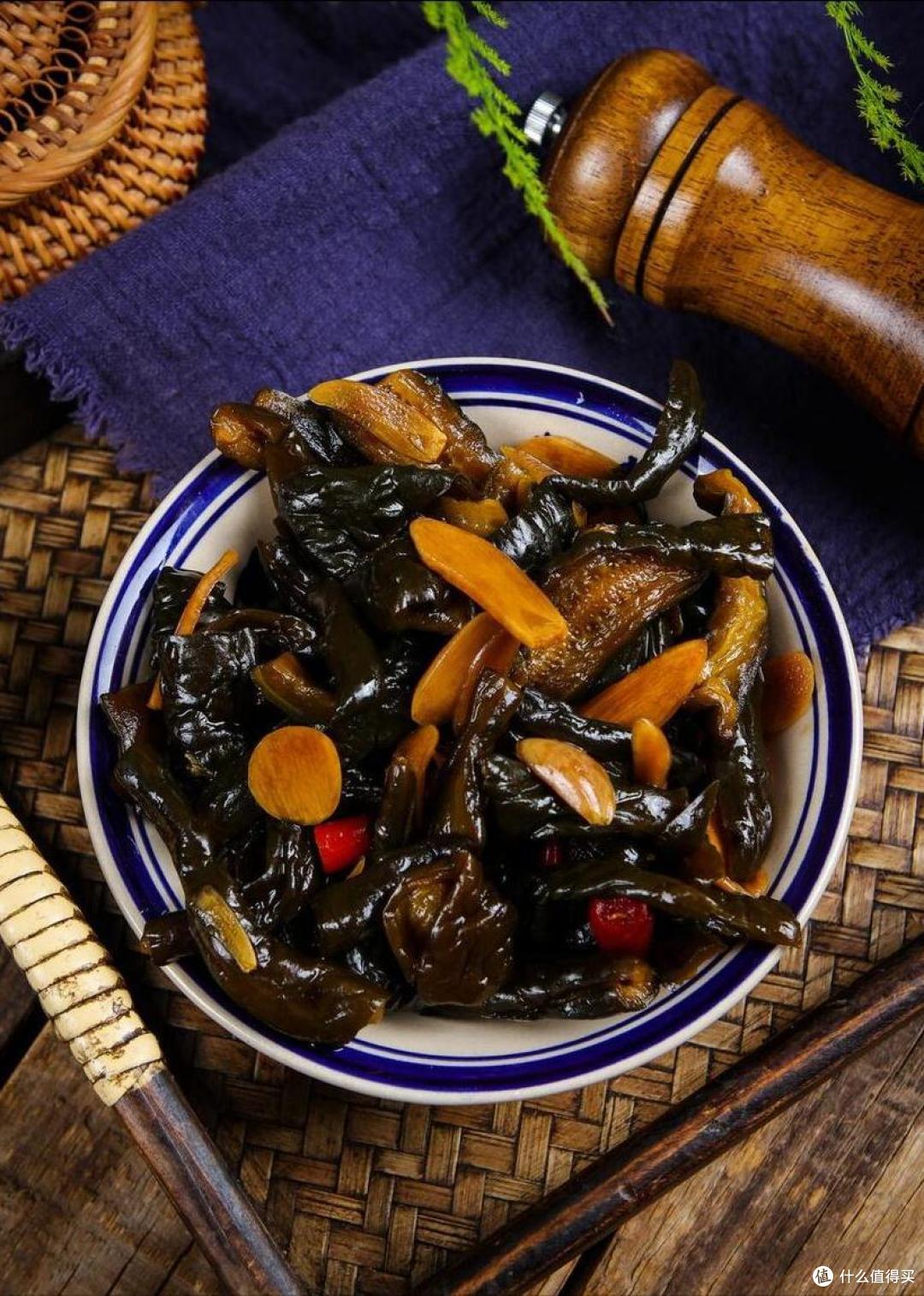 古时,人们常以酱菜佐餐,不仅因为其口味鲜美,更在于其保存食物的功效