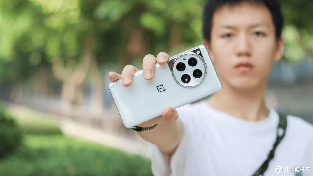 入手用上了心心念的一加12,才明白:为什么这款手机越用越香了?