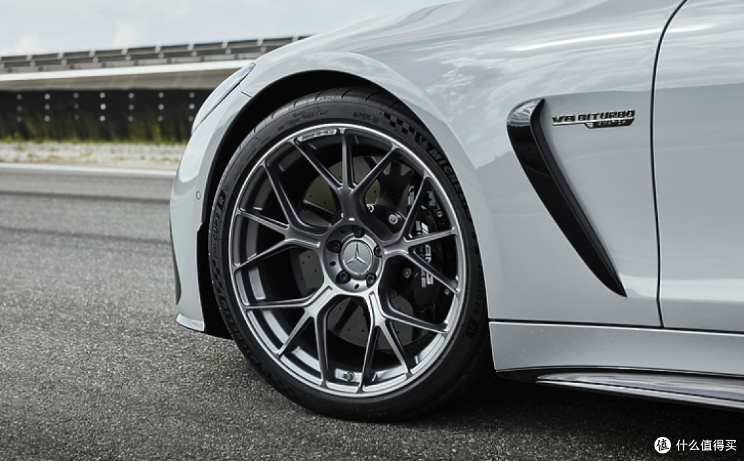 Mercedes-AMG GT 63-澎湃动力舍我取谁
