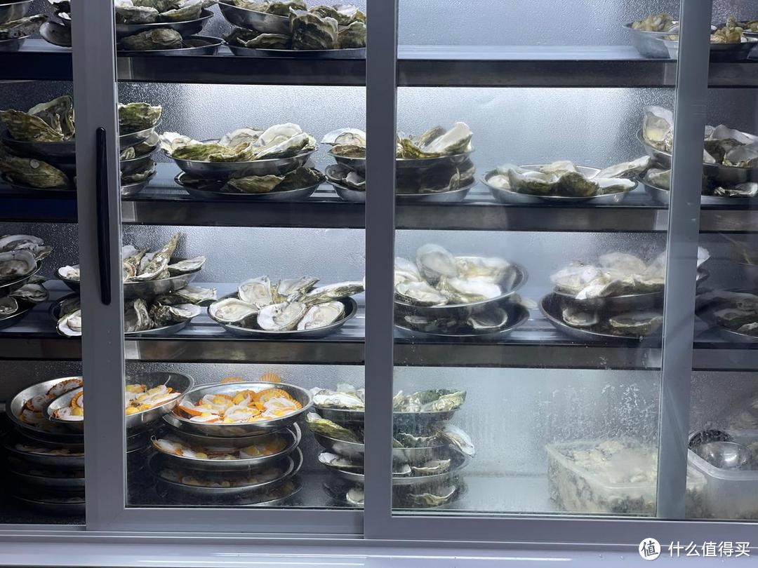 湖南小伙到海南玩，吃了一顿“天价晚餐”，评论却一边倒，心好疼