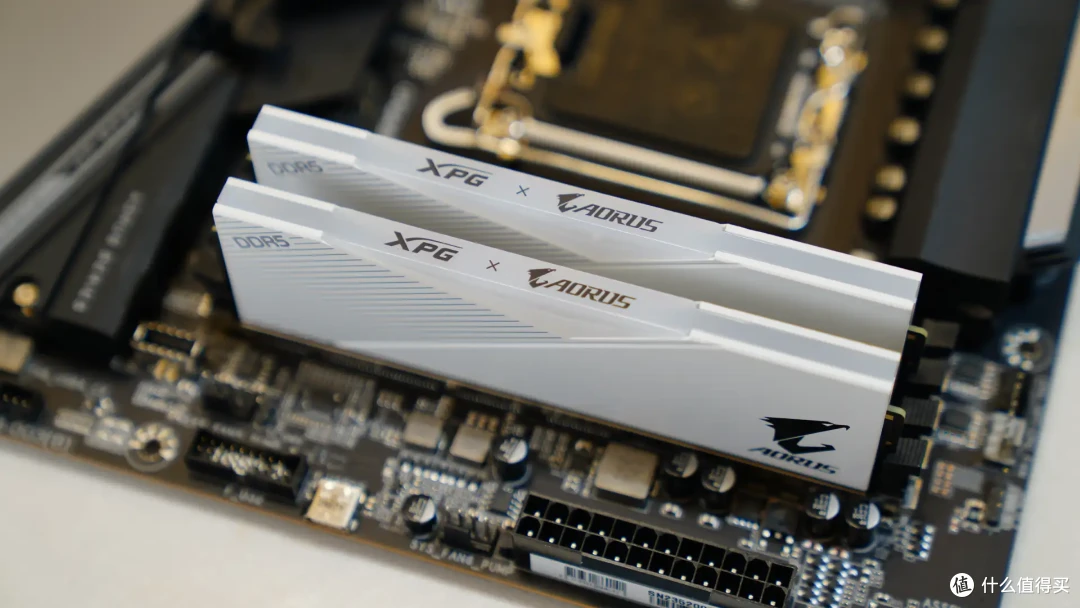 最强联名!技嘉Z790电竞雕X与威刚XPG白曜雕性能实测