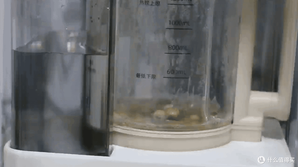 告别涂层焦虑！不糊底不卡渣！全玻璃杯体的蓝宝PBC07蒸汽破壁机就是香！