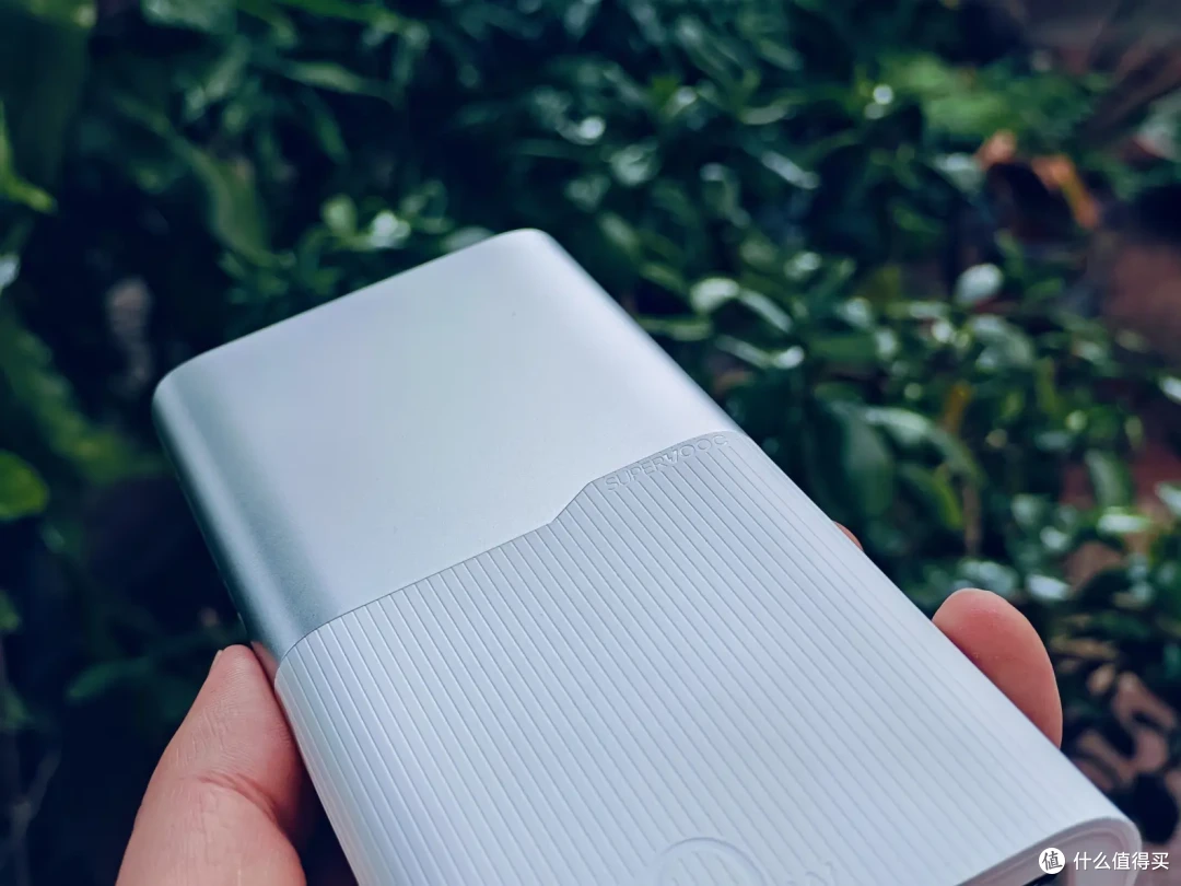 一加手机好搭档，一加 100W 超级闪充移动电源评测
