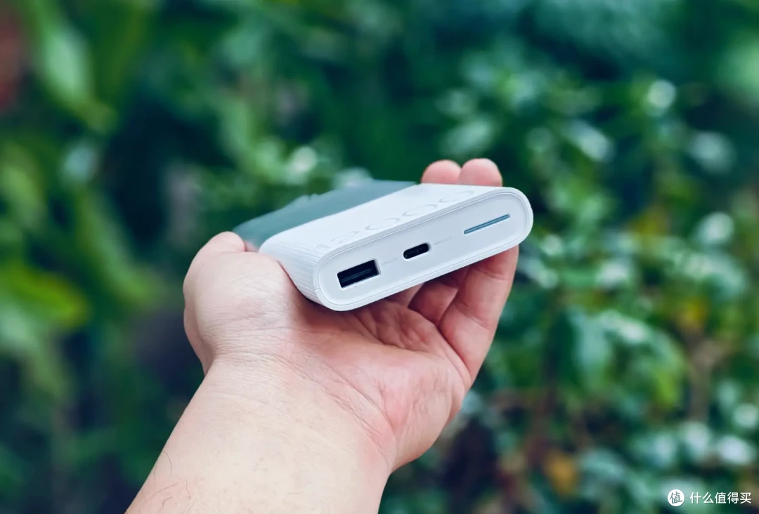 一加手机好搭档，一加 100W 超级闪充移动电源评测
