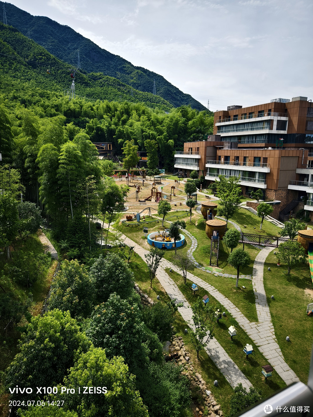 游藏在深山竹林中的避暑胜地-安吉云上草原 半山竹隐酒店。强烈推荐但是有坑！