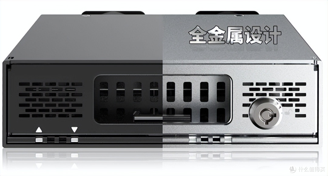 【概念产品CP132】4盘位 U.2/U.3 NVMe SSD硬盘抽取盒，适用5.25光驱位