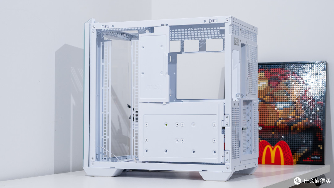 别样白色海景房分享：微星白刃PLUS+微星Z790刀锋钛装机展示