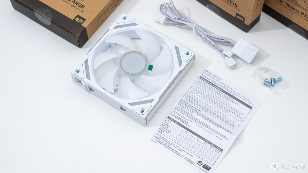 别样白色海景房分享：微星白刃PLUS+微星Z790刀锋钛装机展示