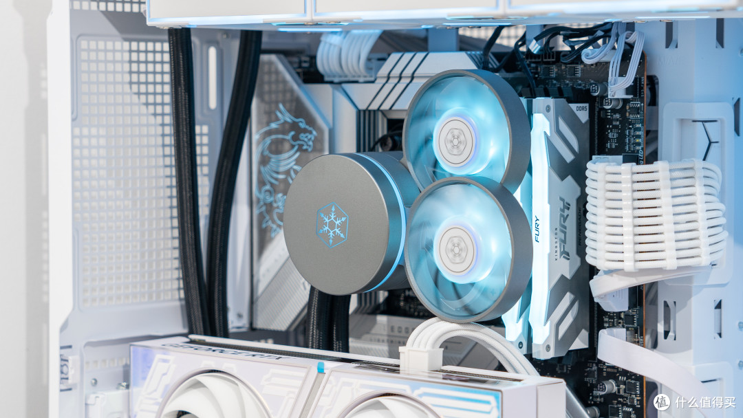 别样白色海景房分享：微星白刃PLUS+微星Z790刀锋钛装机展示