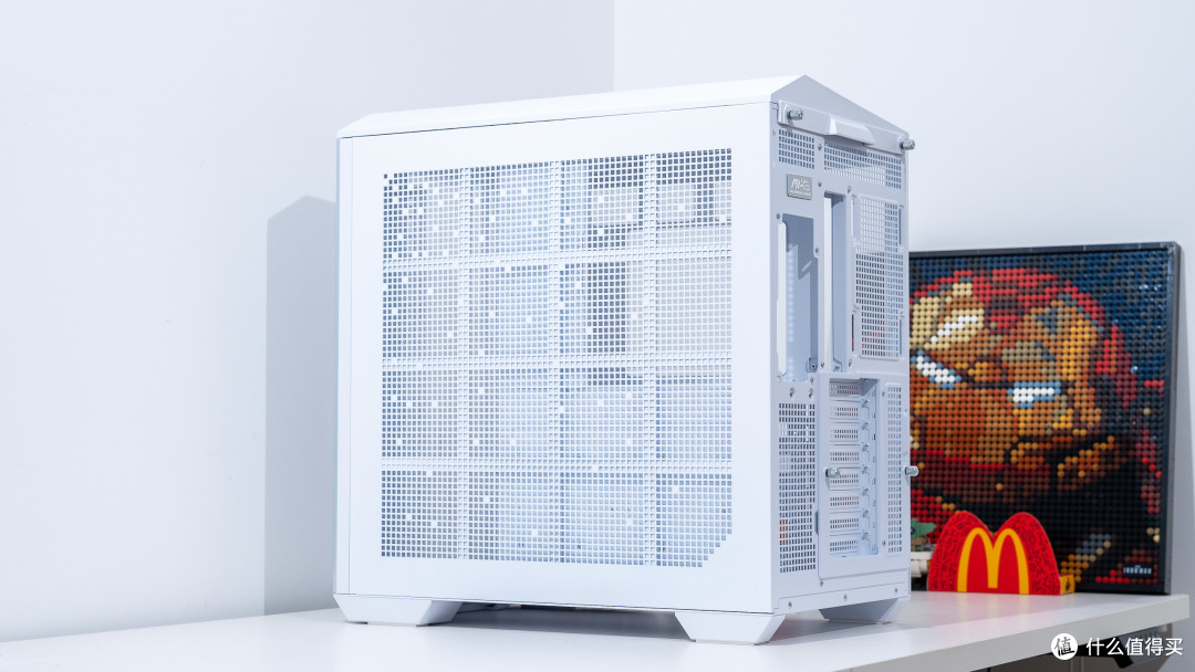 别样白色海景房分享：微星白刃PLUS+微星Z790刀锋钛装机展示