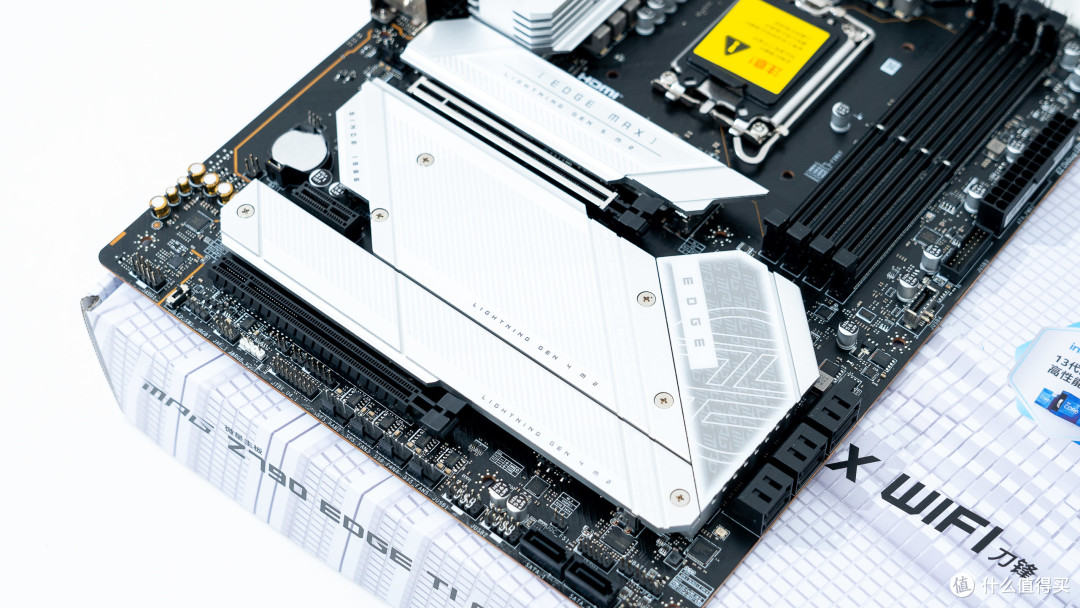 别样白色海景房分享：微星白刃PLUS+微星Z790刀锋钛装机展示
