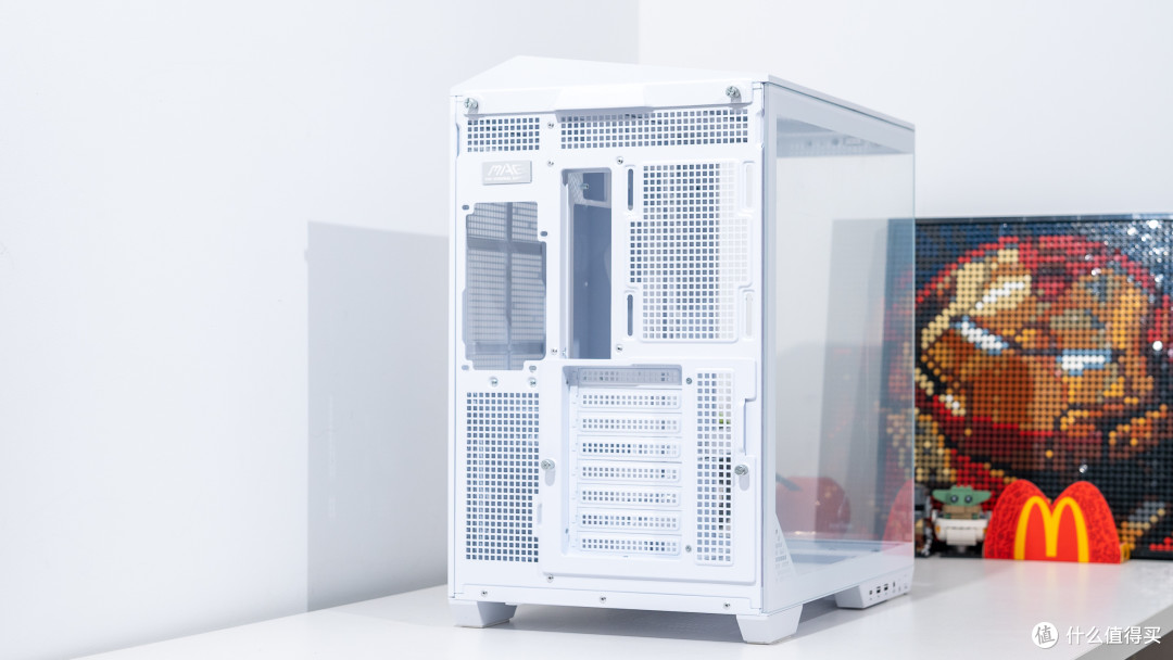别样白色海景房分享：微星白刃PLUS+微星Z790刀锋钛装机展示