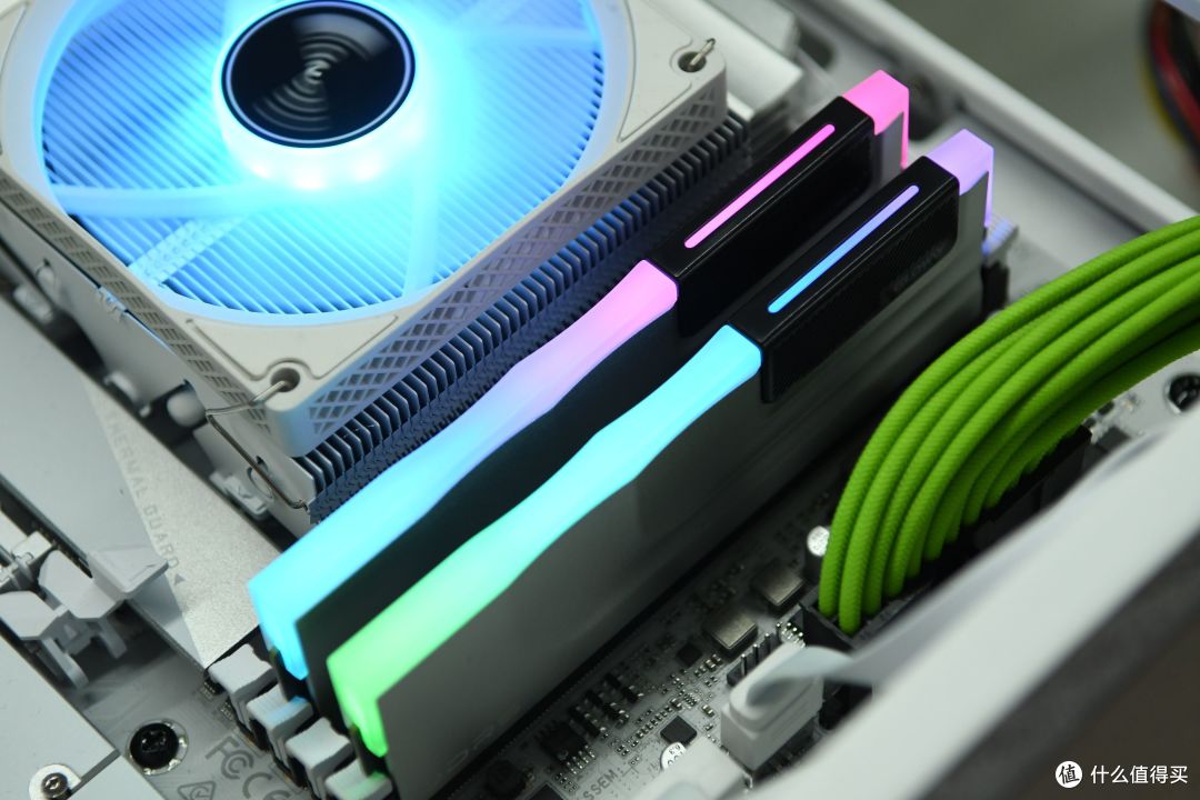 黑神话悟空必备高频条!上手光威神武DDR5 7200 32G内存套条