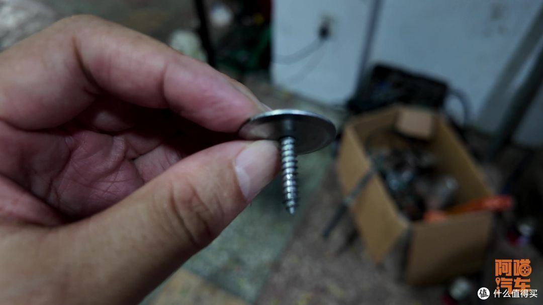 补胎到底是用补片还是蘑菇钉?哪种效果更好,喵哥给你讲清楚
