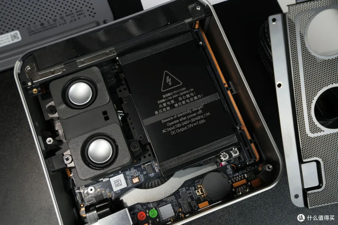 带PCIe4.0x8显卡插槽的迷你主机,零刻 GTi14 ULTRA 开箱实测