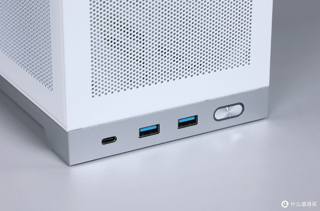 打死不装ITX,结果又入坑了!8K预算搞定12600K+4070+闪鳞L300打造8.5L桌面立式小钢炮
