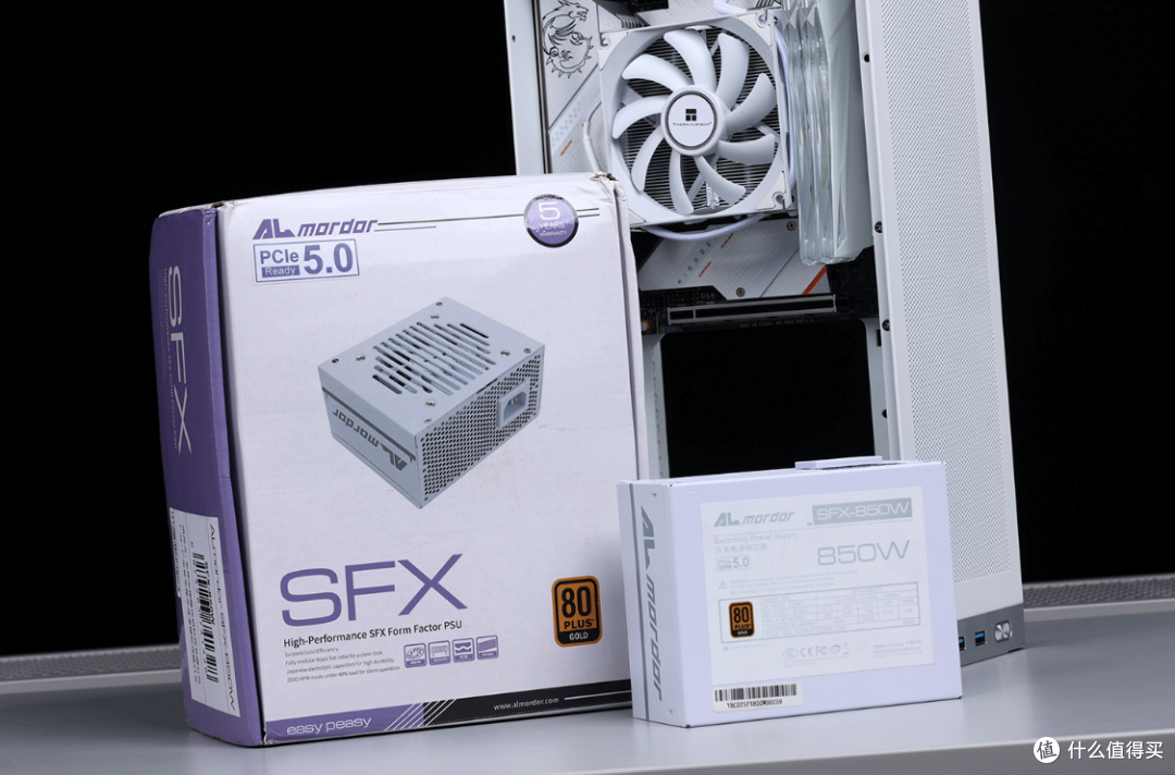 打死不装ITX,结果又入坑了!8K预算搞定12600K+4070+闪鳞L300打造8.5L桌面立式小钢炮