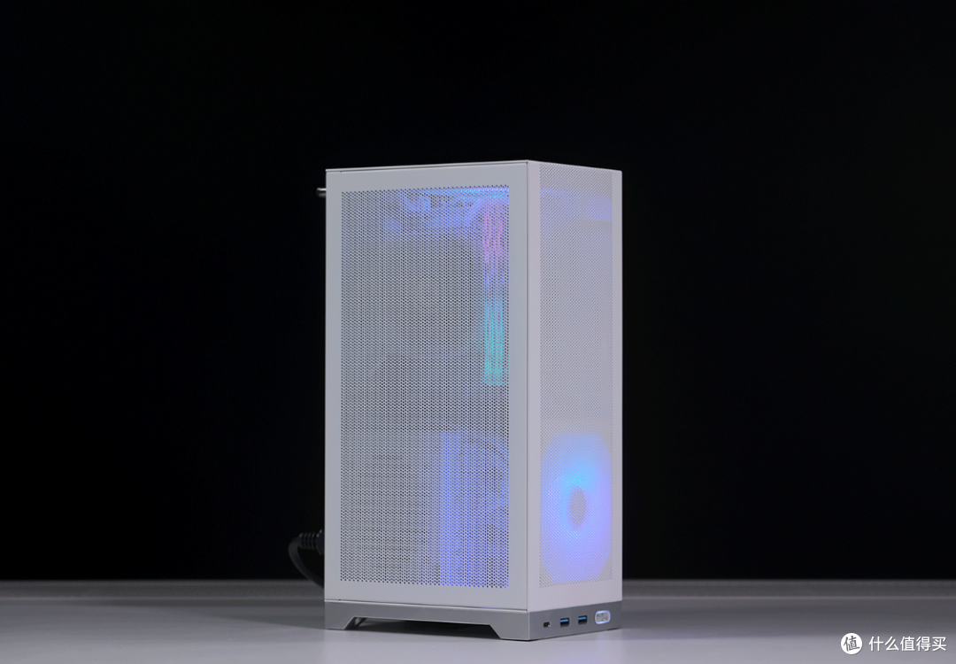 打死不装ITX,结果又入坑了!8K预算搞定12600K+4070+闪鳞L300打造8.5L桌面立式小钢炮