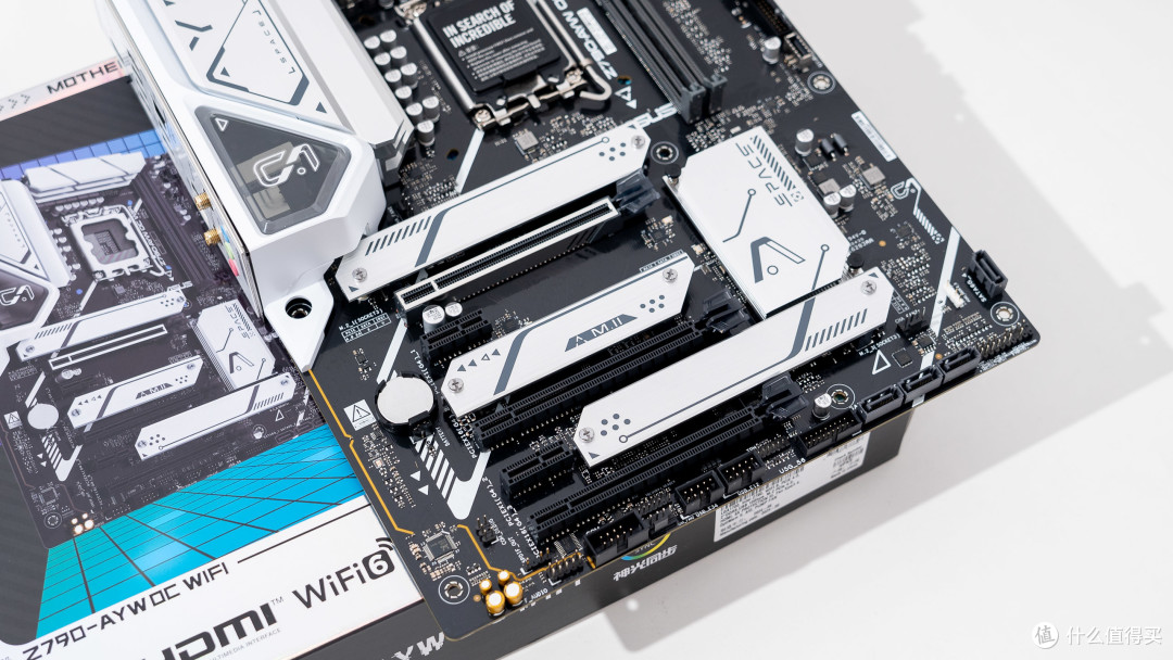 #首晒#人均8000MHz基本盘：华硕 Z790 AYW OC WIFI +金士顿Renegade叛逆者 RGB灯条限量版评测