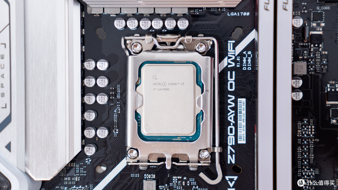 #首晒#人均8000MHz基本盘：华硕 Z790 AYW OC WIFI +金士顿Renegade叛逆者 RGB灯条限量版评测