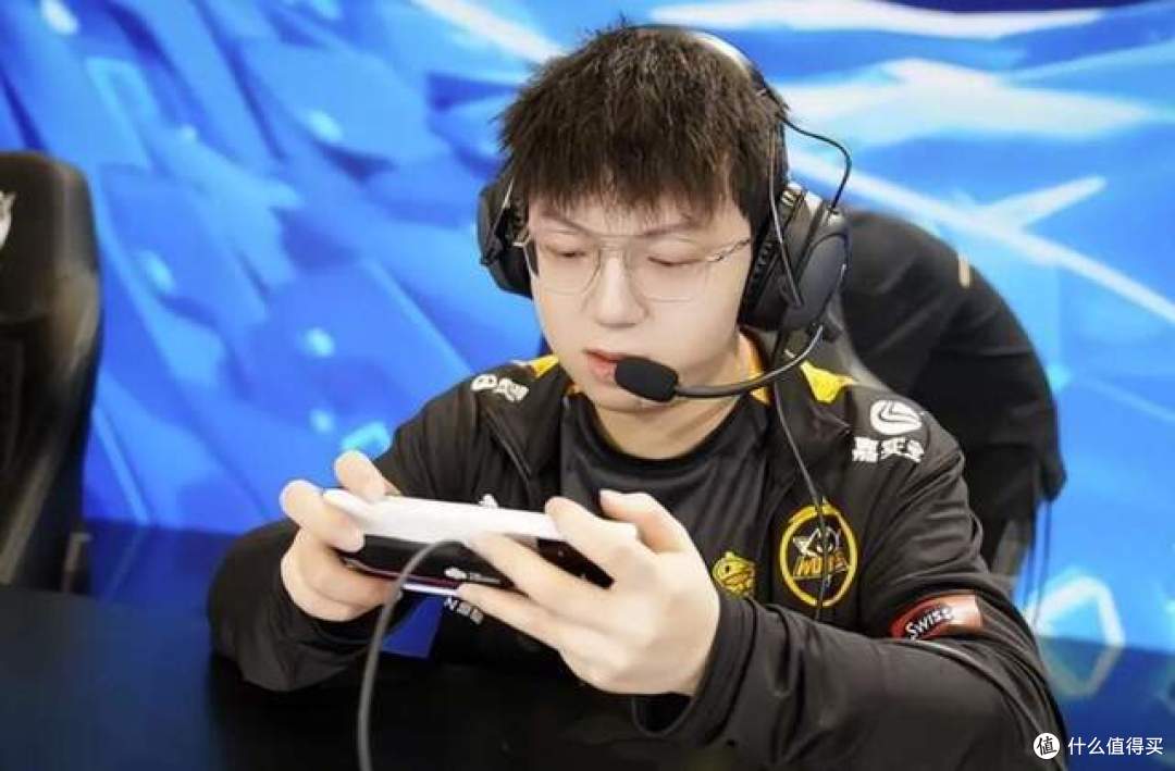 电竞手机怎么选？四款高性价游戏手机，入手不亏！