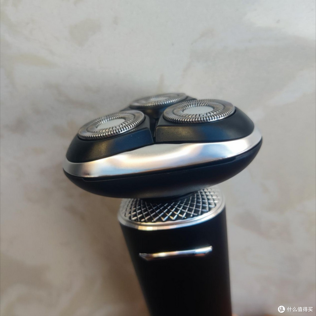 七夕送男友的贴心礼物,极致贴合剃净的未野MAX剃须刀测评:送给爱干净的他