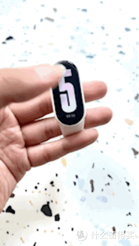 给家人买小米手环9陶瓷版,与我的苹果手表简单对比下
