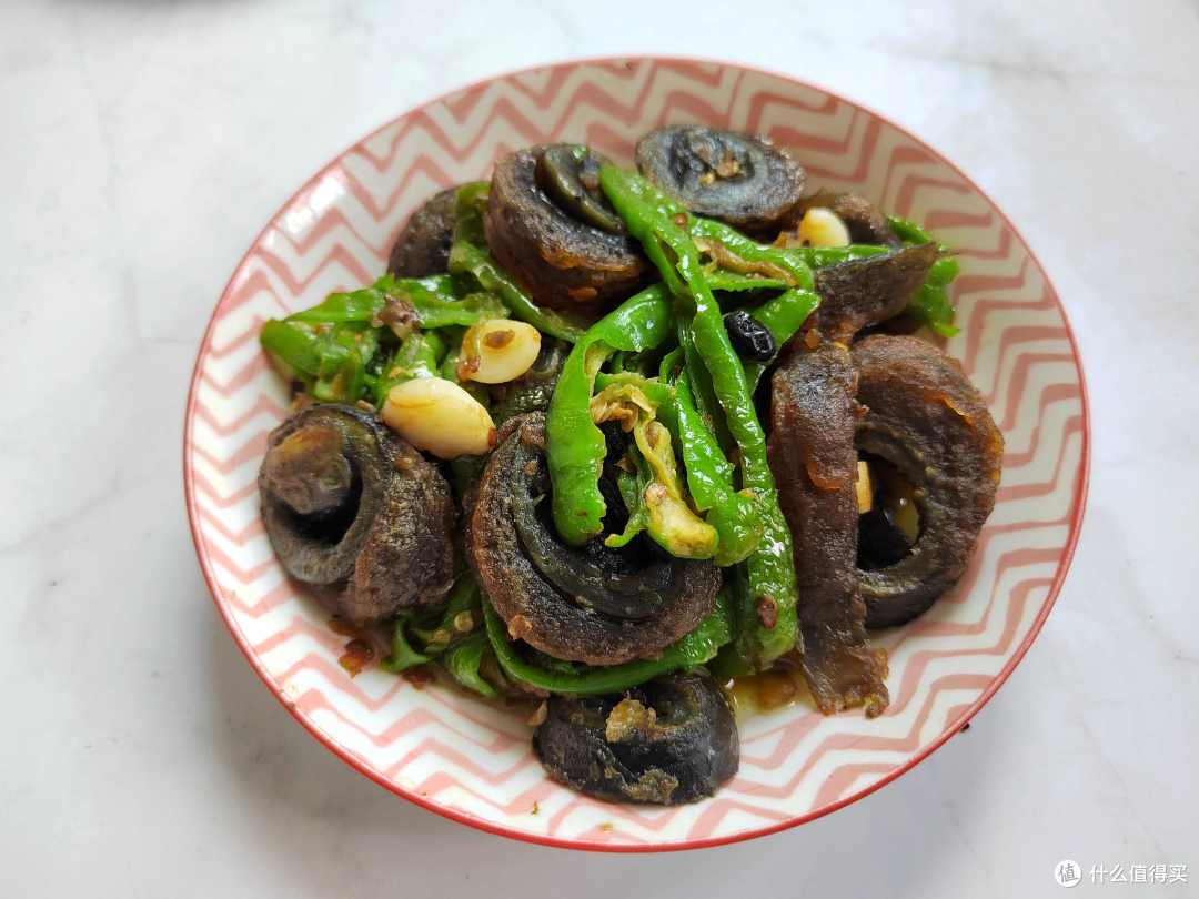 婆婆过生日,冒着高温做了6菜1汤,却被吐槽太抠门,儿媳发飙了