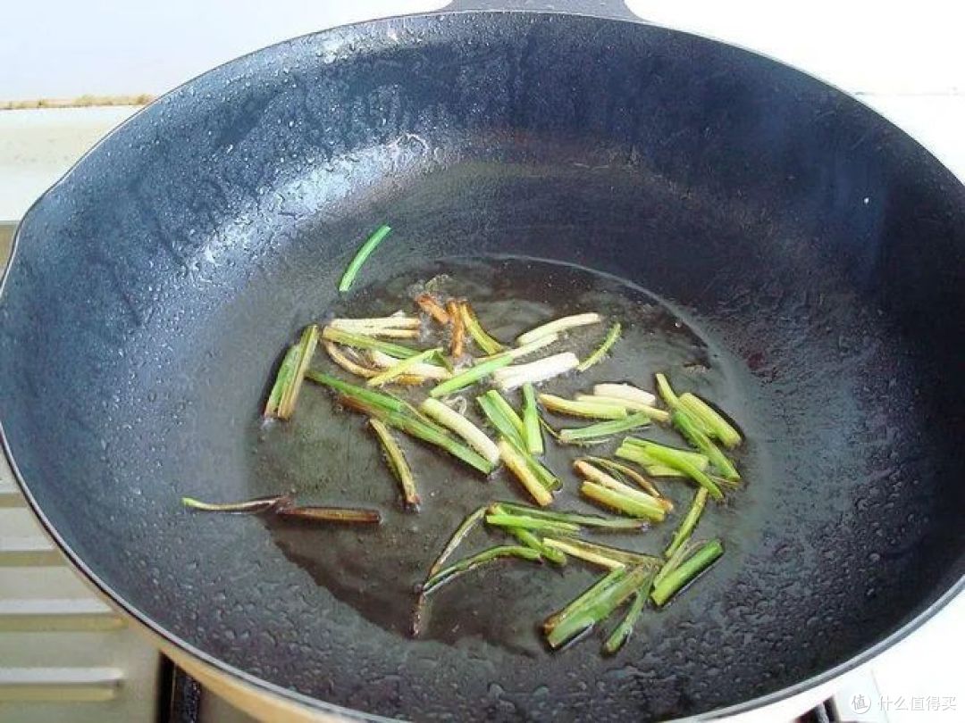 正宗葱油的熬制流程?这做法太简单好学了!