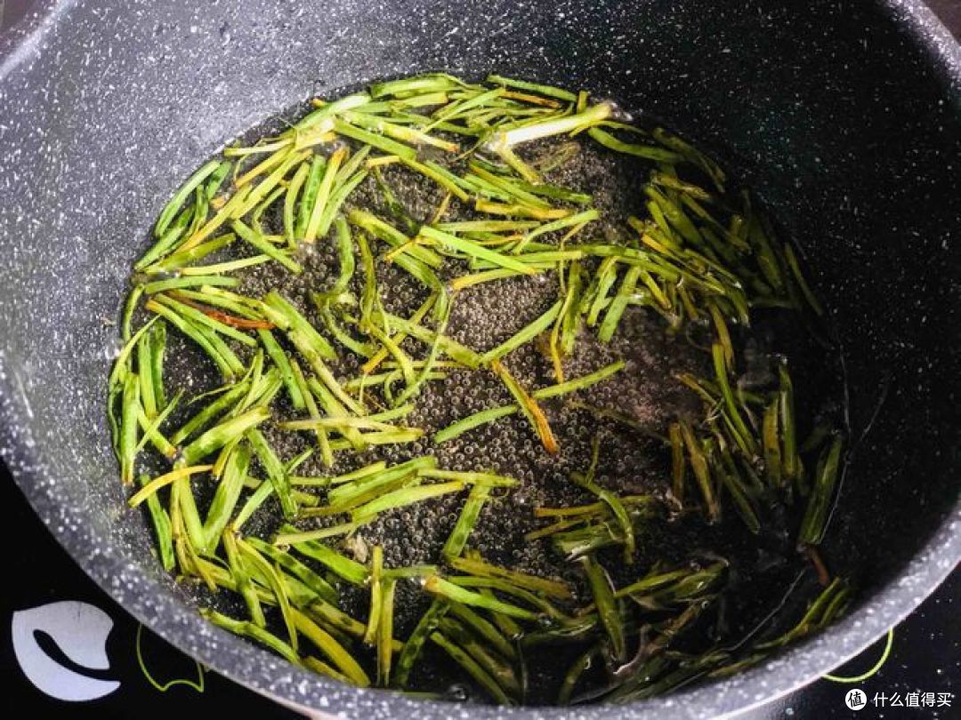 正宗葱油的熬制流程?这做法太简单好学了!