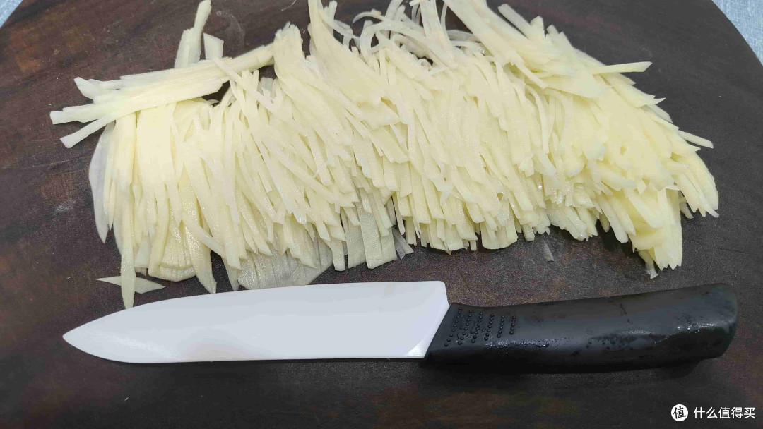 28元到手的淘宝心选瑕疵版陶瓷刀，到底能不能行，做一顿饭试试！