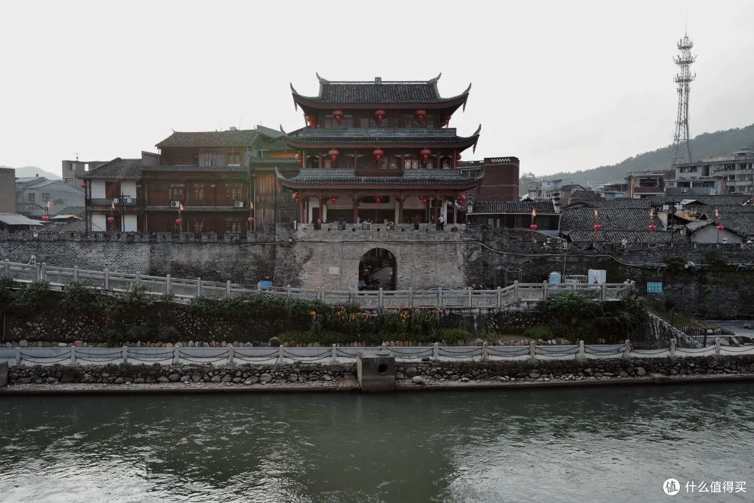 和凤凰古城齐名，还是第九大菜系的发源地，值得来吗？