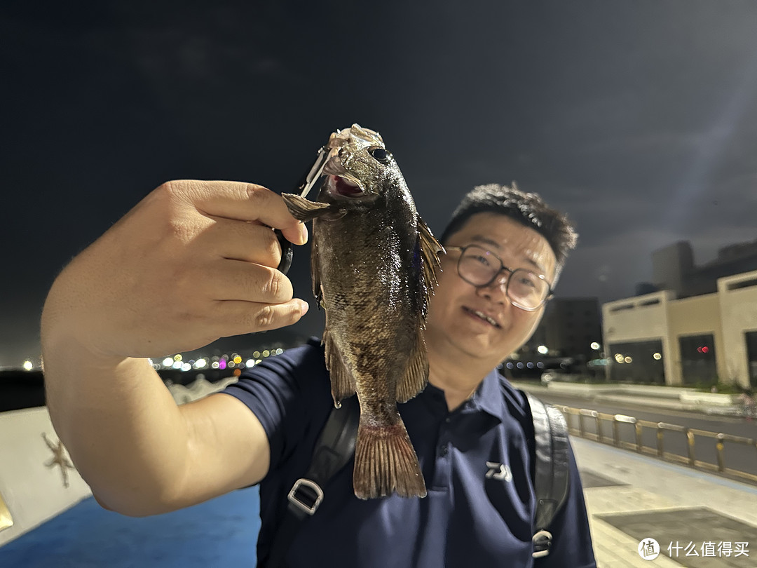 济州岛的钓鱼攻略，抽个十分钟就可以上鱼的快乐