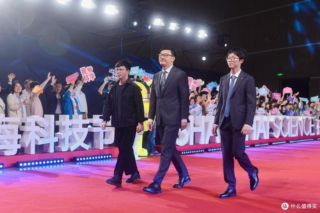 华为延续天才少年计划：他拿下201万高薪，为华为节省上亿元成本