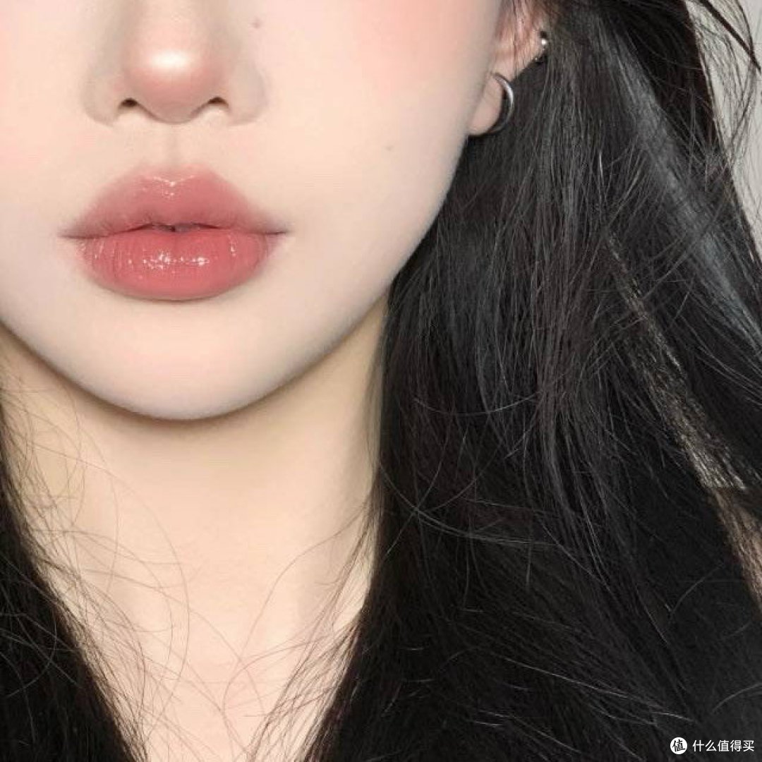 这个夏天让你的红唇更添光彩吧~Dior 丰唇蜜推荐