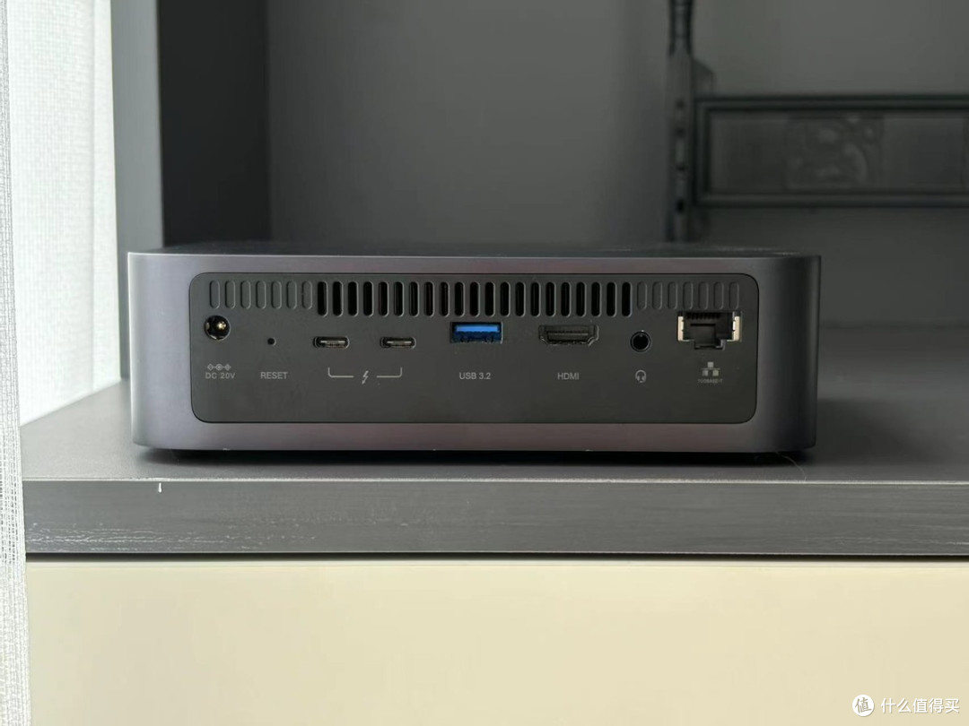 简单说说绿联DXP480T Plus与全新的UGOS Pro系统,这个价位全闪NAS到底体验如何