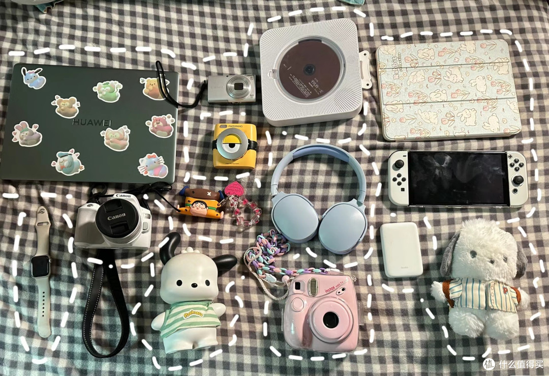 吃灰神器:                                                                   喵喵机：吃灰神器根本不用 switch:游戏卡太贵买不起玩不了多久 拍立得:相纸太贵舍不得买