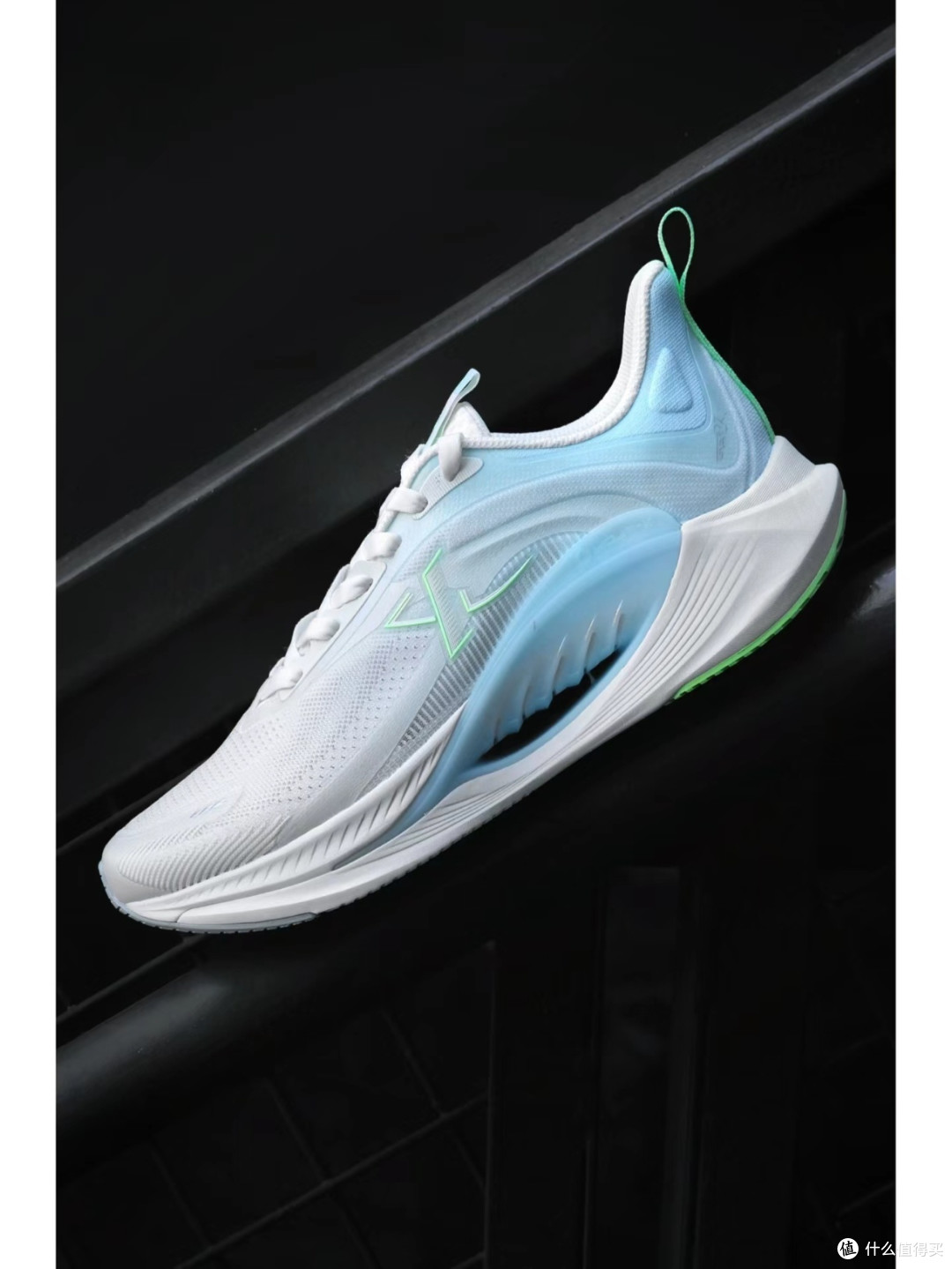 轻羽疾风——特步氢风7.0跑鞋