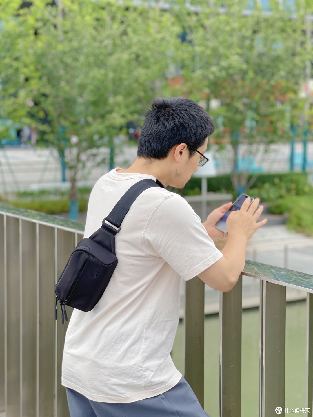 INCASE 多功能数码斜挎包:帅气又能装