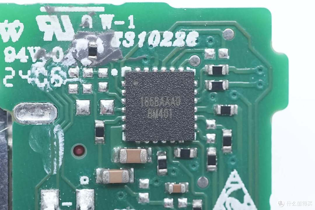 拆解报告:HUAWEI华为140W氮化镓快充充电器HW-200700CP0