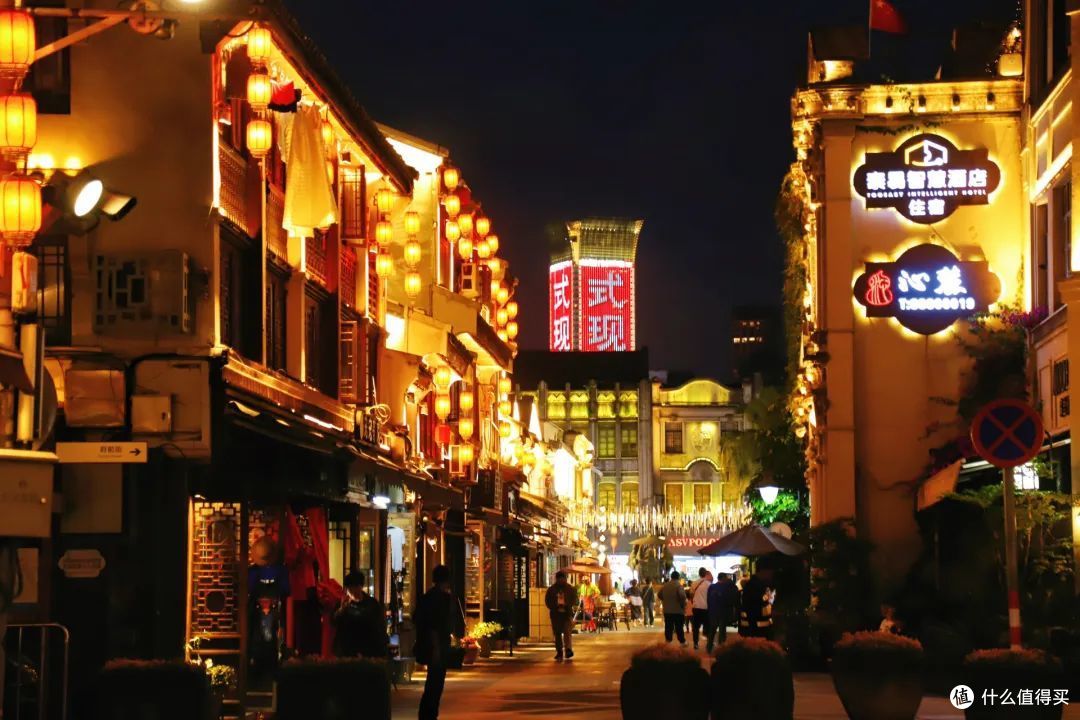 这个城市不仅热衷搞钱,还爱吃!