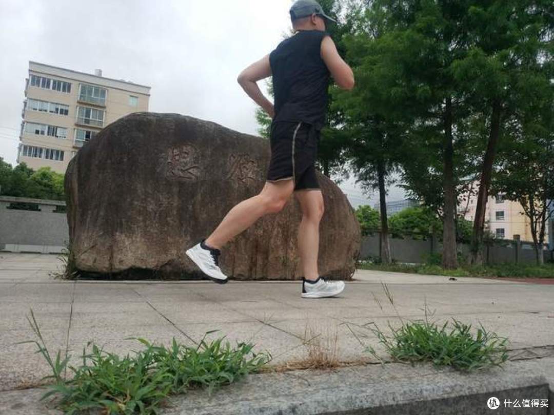 配置拉满的”空调跑鞋“威量炽速1.5！不容错过
